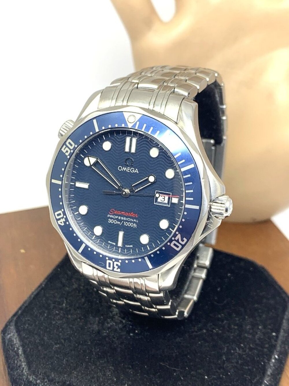 Omega Seamaster Men's Watch 2221.80 Swiss Quartz Blue Dial Stainless Steel 41mm